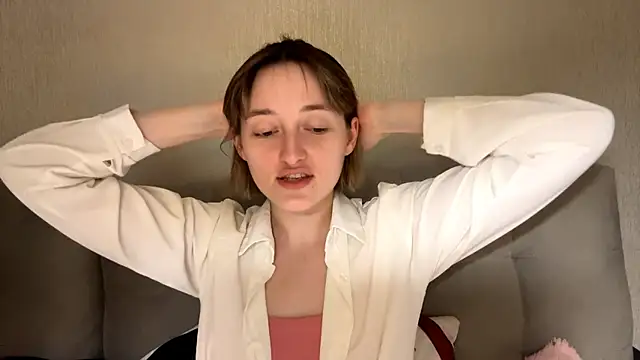 Emily lyy online show from January 10, 6:23 pm