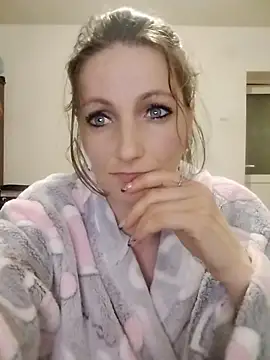 CrazyMaya39 online show from April 18, 9:48 pm