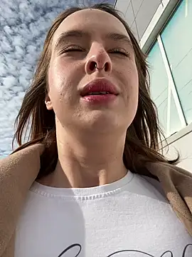 hani obsessed online show from February 7, 10:41 am