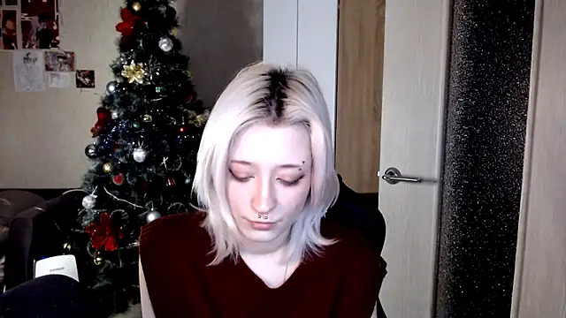 SophiaLur online show from January 10, 3:28 pm