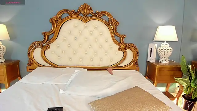 Samantha Bale online show from April 18, 7:07 pm