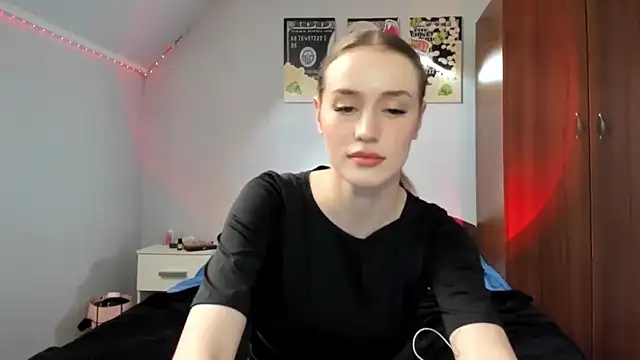 tinyglow online show from April 26, 3:43 pm