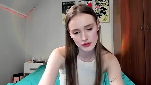 tinyglow online show from March 30, 9:36 pm