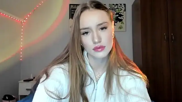 tinyglow online show from April 11, 10:02 pm