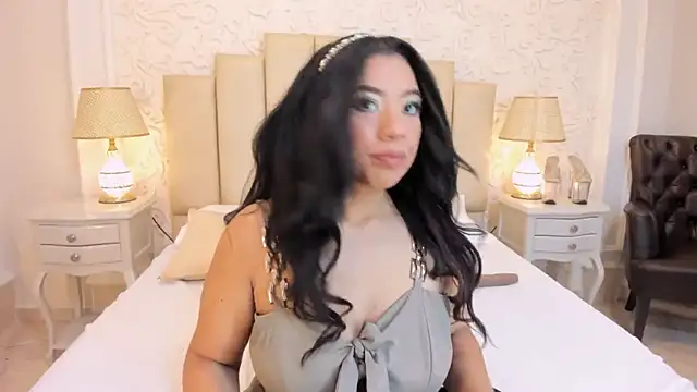 IvannaClaire online show from December 20, 1:59 pm