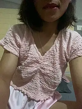 Trangbabylove online show from July 2, 3:23 am