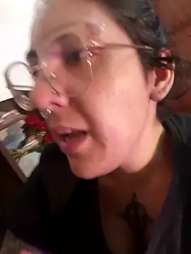 Melinerd online show from April 20, 6:11 pm