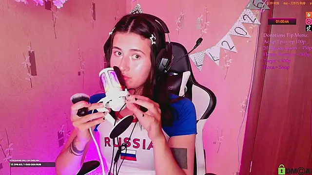 KristinaScott online show from June 13, 5:32 pm