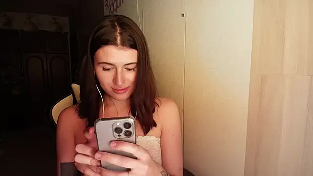 KristinaScott online show from March 17, 6:34 pm