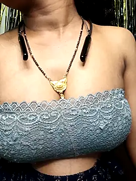 Desi Hot Queen online show from February 15, 6:05 am