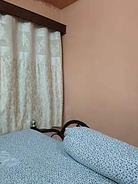 Cute-richa1 online show from April 22, 1:52 pm