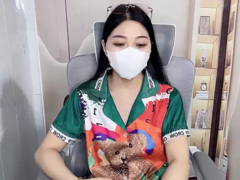 Lousii online show from April 5, 6:45 am