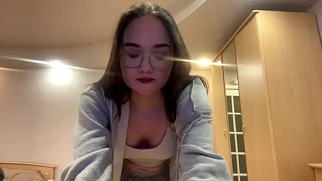 MidnightMelt online show from November 15, 4:30 pm