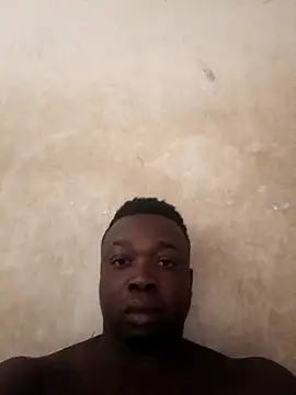 M milove online show from April 22, 1:30 pm