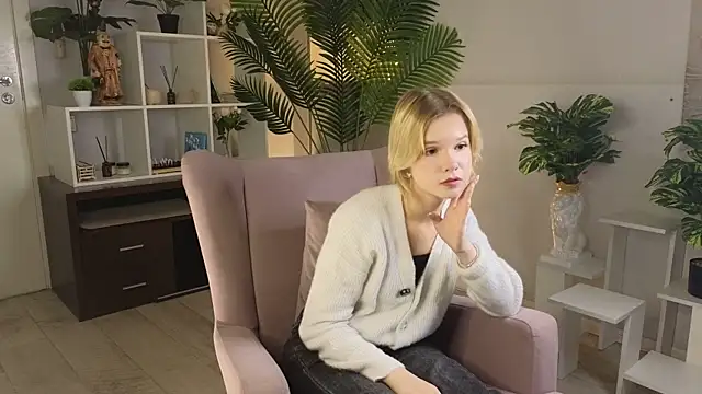 PhillisEsplin online show from November 17, 1:45 pm