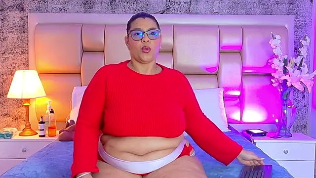 SelennaCooper online show from April 21, 11:50 am