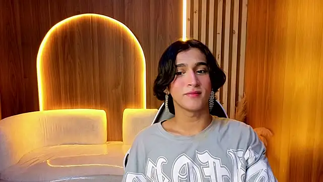 zoe tp online show from January 8, 8:35 pm