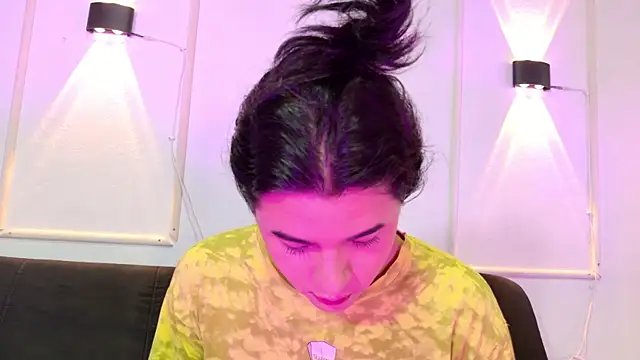 Angel-umbra online show from April 24, 8:33 pm