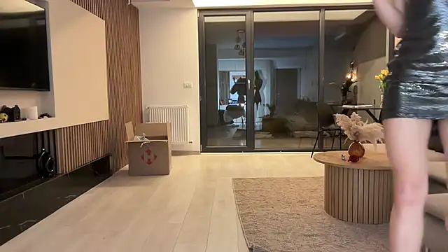 Jolienne online show from February 23, 9:58 pm