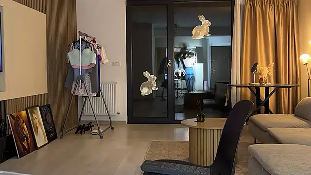 Jolienne online show from April 5, 9:14 pm