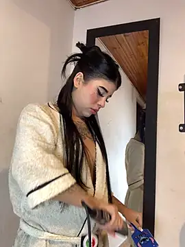 Dannii- online show from March 28, 1:16 am