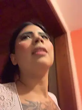 Dannii- online show from April 25, 2:58 am