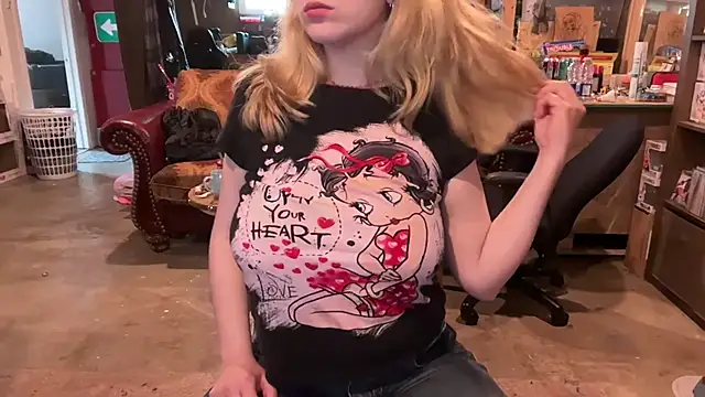 chaton blanche online show from March 5, 7:31 pm