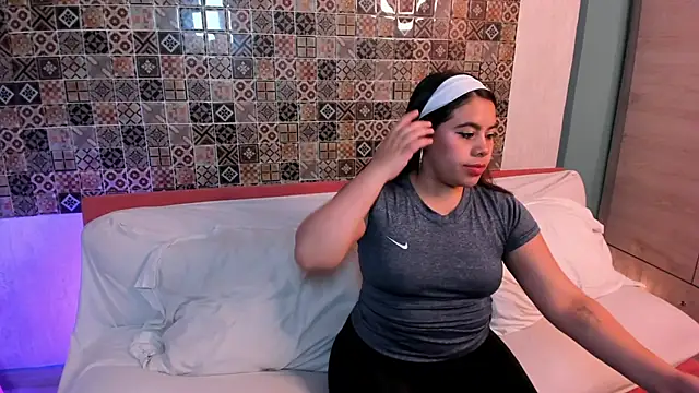 luna velvett  online show from December 5, 11:11 am