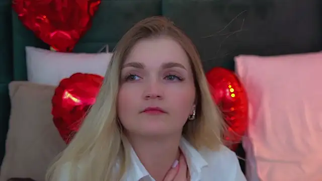 AnnyRaii online show from February 14, 6:32 pm