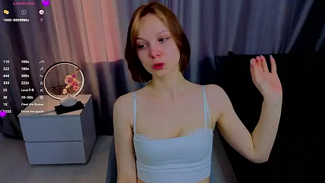 UmbraVelour online show from March 7, 2:02 pm