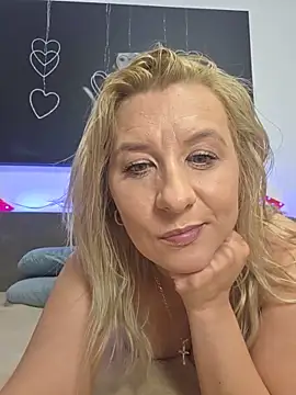 KaylinJan online show from June 3, 4:13 am