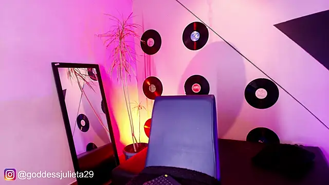 goddess julieta online show from April 25, 12:35 am