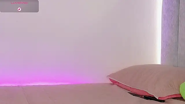  manumontoya online show from April 18, 7:07 pm