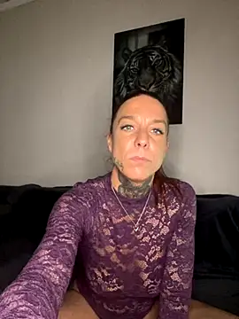 SexyInkedMiilfxx online show from November 26, 12:17 pm