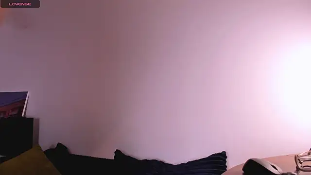 miabellee online show from December 22, 2:04 am