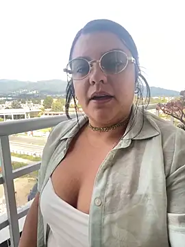 catbunnymmm online show from March 5, 9:32 pm