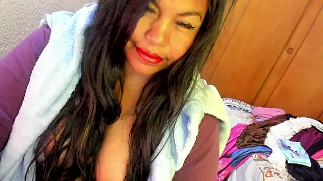 ebonycamelia online show from April 24, 6:22 pm