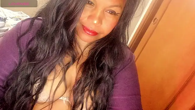 ebonycamelia online show from July 7, 9:50 pm