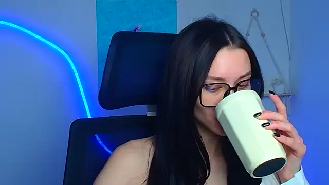 Stella XO online show from February 16, 6:35 am