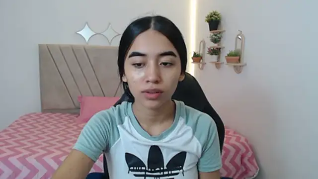 xoxo melany online show from April 19, 12:05 pm