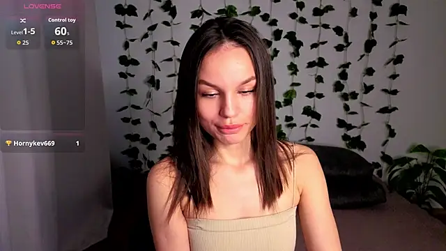 Tiffany Sweetie online show from April 22, 2:47 pm