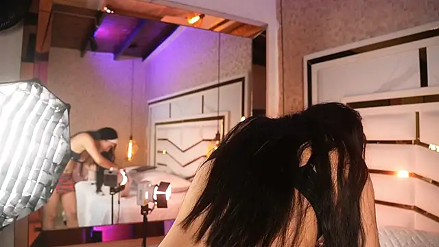 luciana agudelo online show from April 21, 7:32 pm