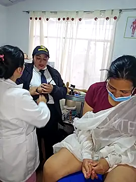 JustSamantha  online show from April 17, 9:50 pm