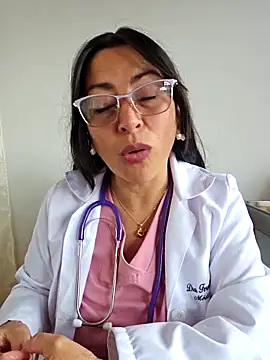 JustSamantha  online show from December 2, 3:25 pm