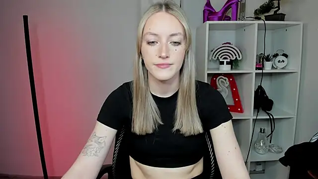 EvelynBlond online show from February 27, 1:33 pm