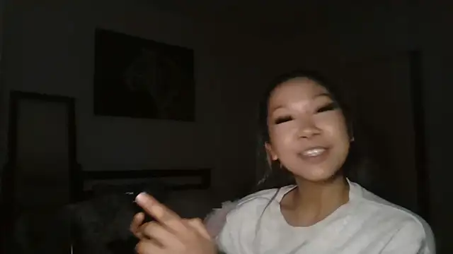 cryptokimgirl online show from March 9, 4:59 am