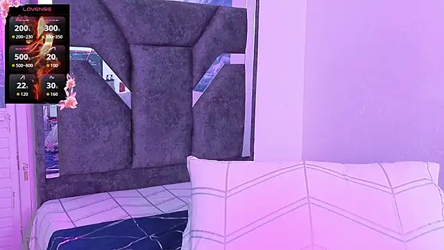 Mia King  online show from April 22, 8:50 pm