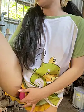 XndSeraphina online show from March 13, 4:58 am