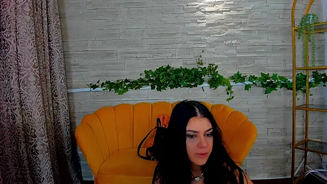 SerennaNoir online show from December 15, 5:56 am