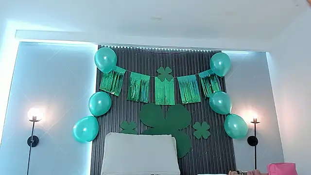 mia dollce online show from March 17, 10:52 am